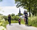 Laisse l'église au milieu du village !