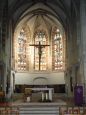 Le choeur et les vitraux