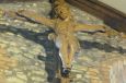 Christusbeeld en glasraam