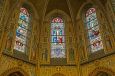 Koor met glas-in-loodramen